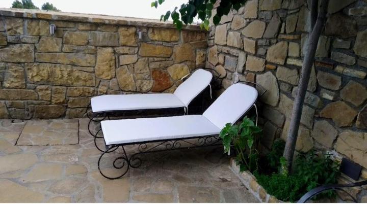 Turisalba Hotel Ishem Екстериор снимка