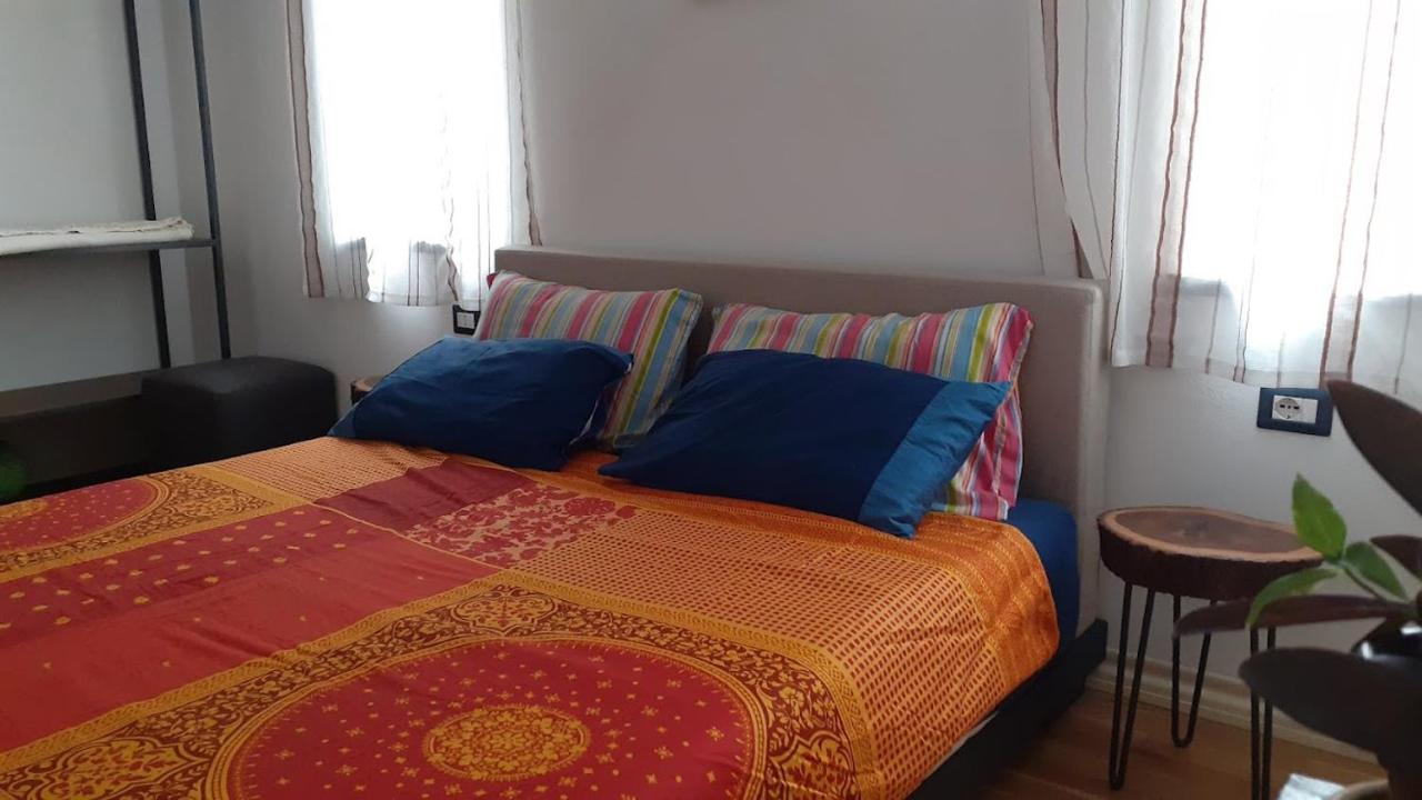 Turisalba Hotel Ishem Екстериор снимка