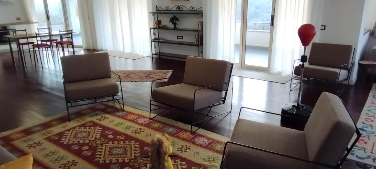Turisalba Hotel Ishem Екстериор снимка